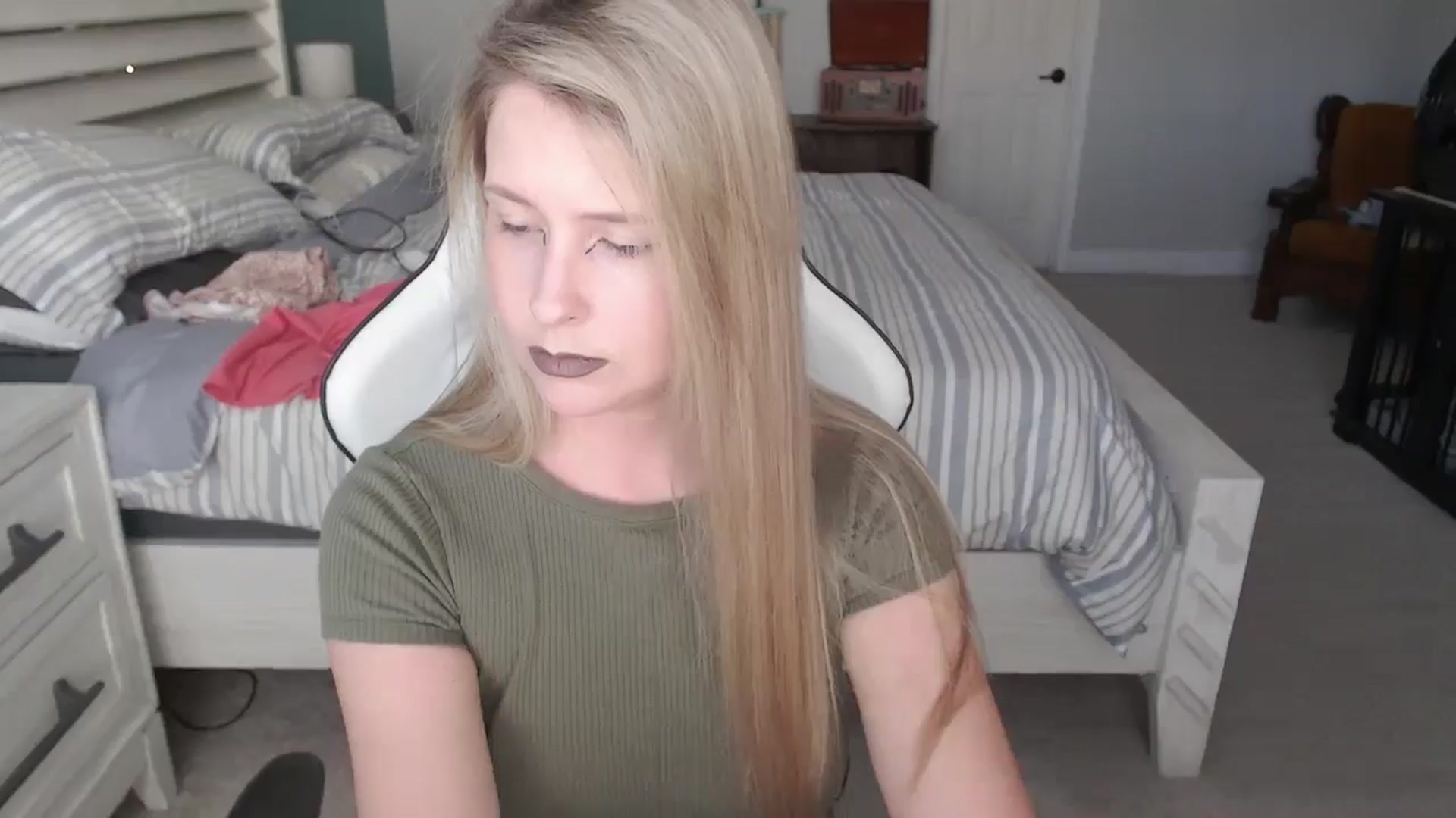Gallery image thumbnail from ZenZoey's myfreecams stream on, 02/14/2025, 17:16 image 6 of 20
