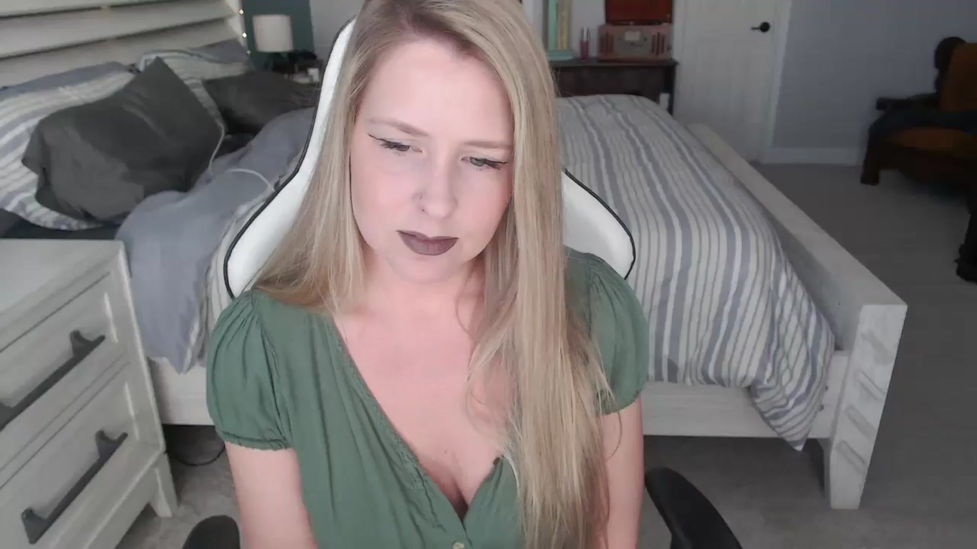 Gallery image thumbnail from ZenZoey's myfreecams stream on, 02/17/2025, 16:23 image 1 of 20