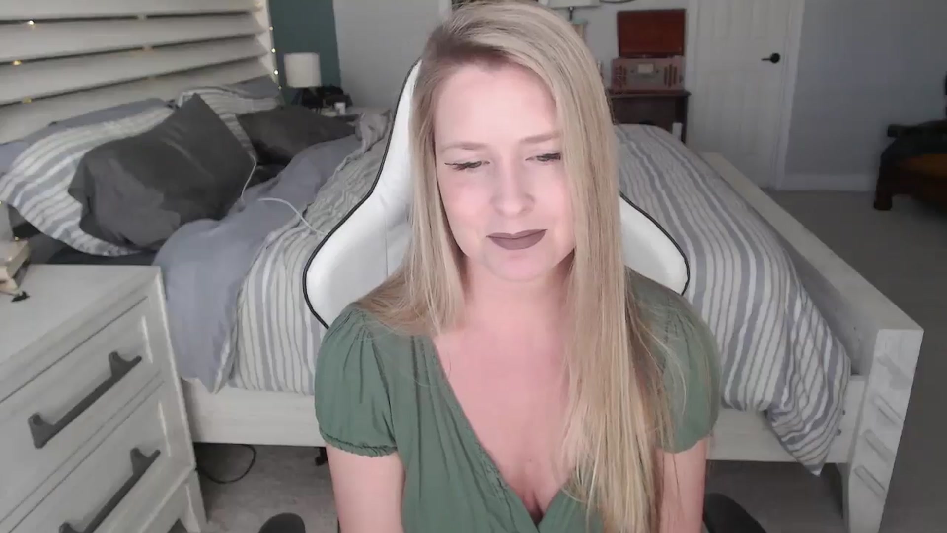 Gallery image thumbnail from ZenZoey's myfreecams stream on, 02/17/2025, 16:23 image 6 of 20