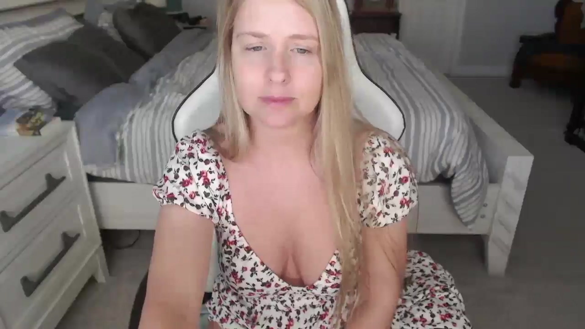 Gallery image thumbnail from ZenZoey's myfreecams stream on, 02/25/2025, 17:44 image 4 of 20