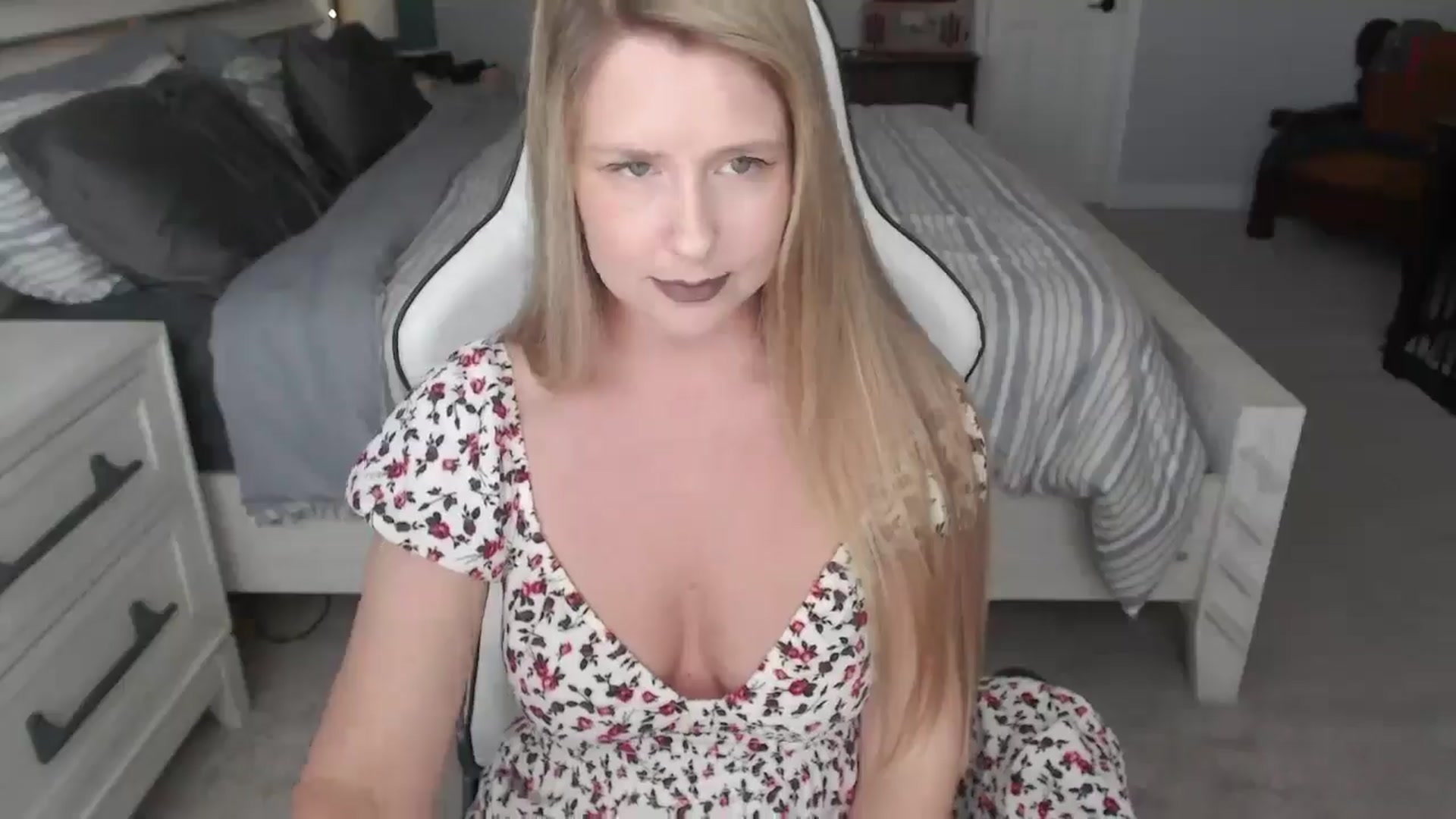 Gallery image thumbnail from ZenZoey's myfreecams stream on, 02/26/2025, 17:56 image 20 of 20