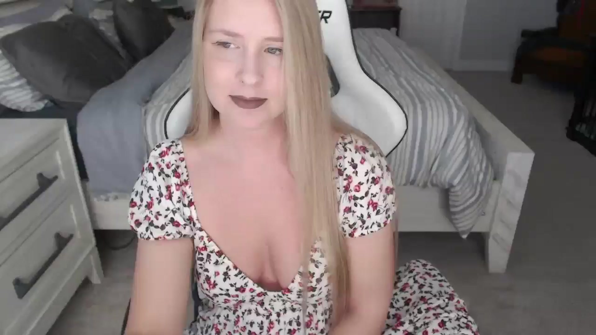Gallery image thumbnail from ZenZoey's myfreecams stream on, 02/26/2025, 17:56 image 1 of 20