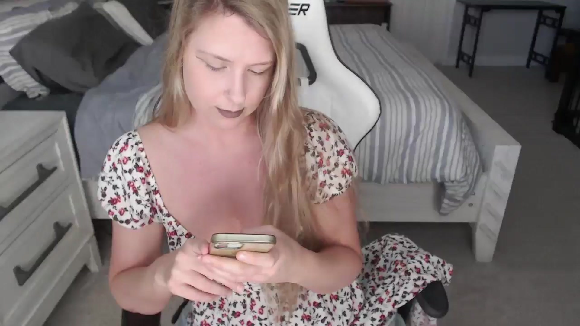 Gallery image thumbnail from ZenZoey's myfreecams stream on, 02/28/2025, 16:23 image 3 of 20