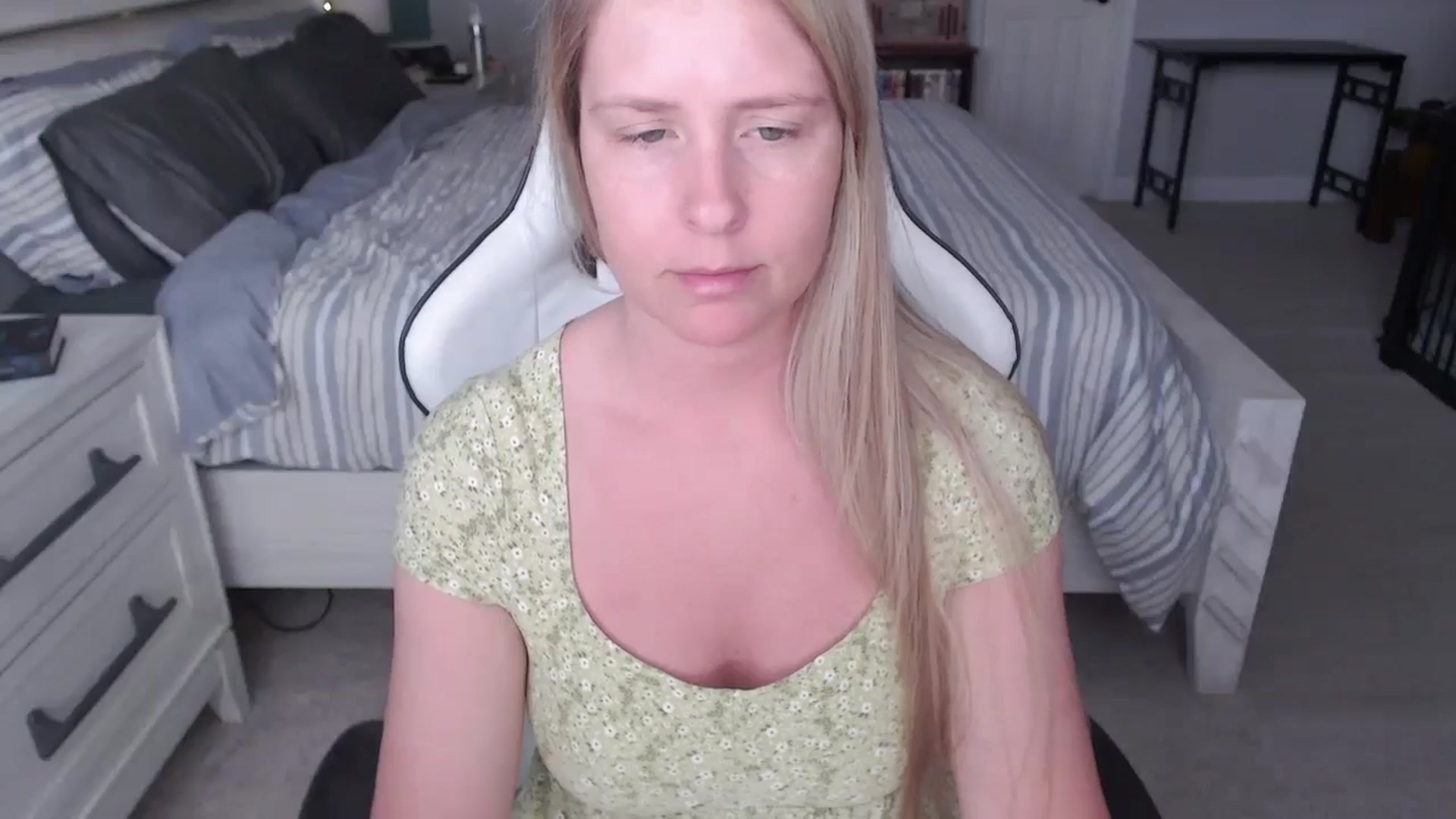 Gallery image thumbnail from ZenZoey's myfreecams stream on, 03/04/2025, 16:25 image 8 of 20