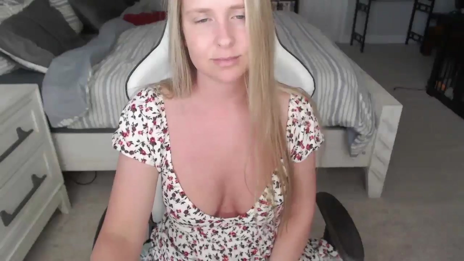 Gallery image thumbnail from ZenZoey's myfreecams stream on, 03/06/2025, 18:48 image 20 of 20