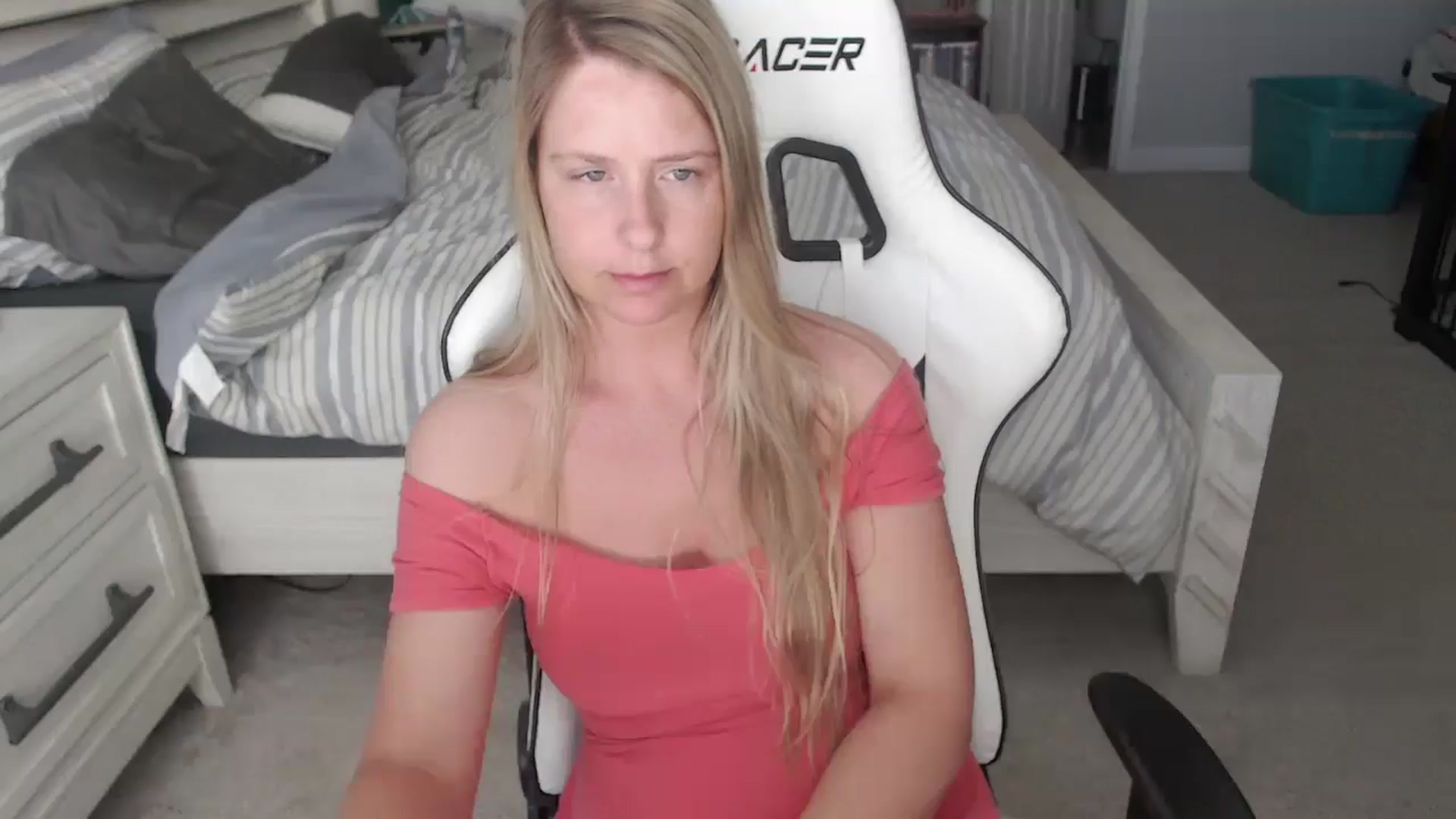 Gallery image thumbnail from ZenZoey's myfreecams stream on, 03/19/2025, 18:28 image 2 of 20