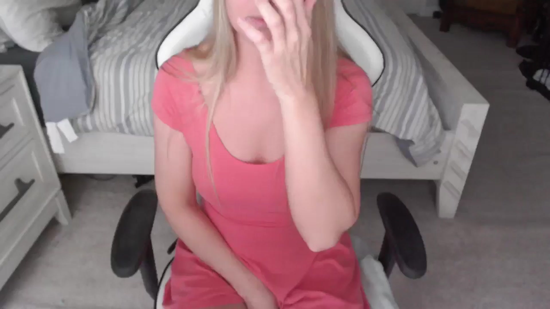 Gallery image thumbnail from ZenZoey's myfreecams stream on, 03/31/2025, 15:57 image 10 of 20