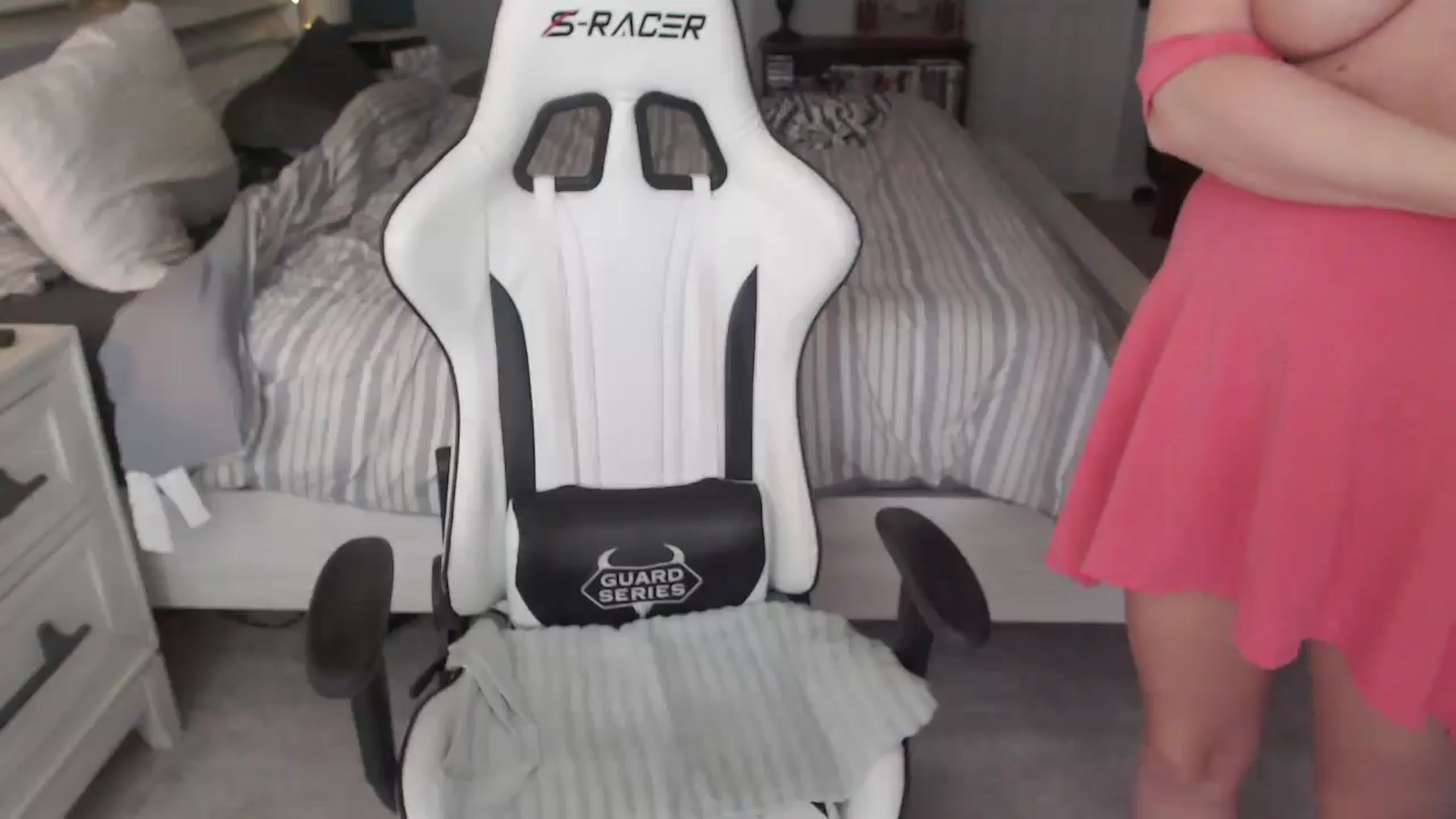 Gallery image thumbnail from ZenZoey's myfreecams stream on, 03/31/2025, 17:07 image 5 of 20