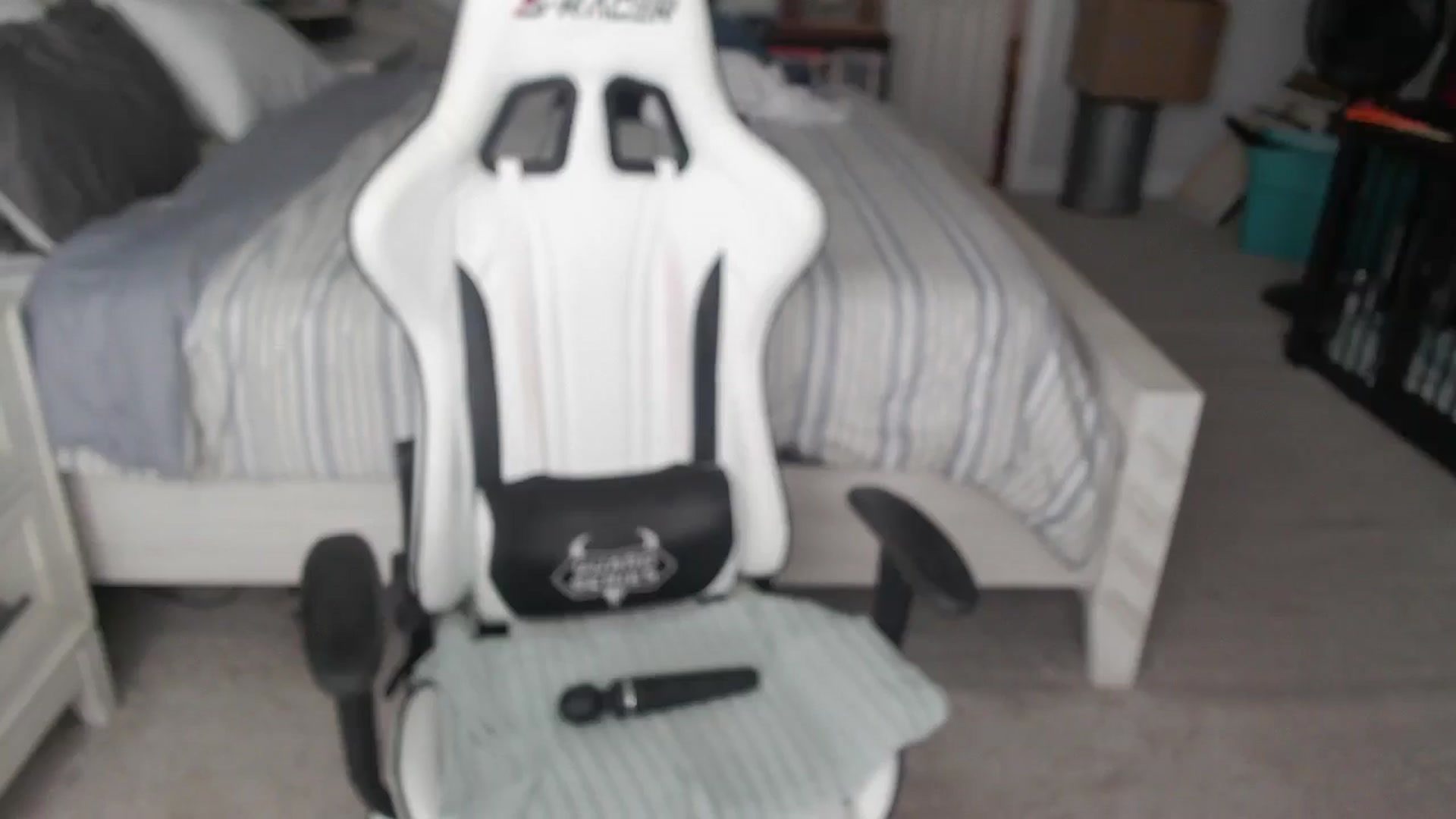 Gallery image thumbnail from ZenZoey's myfreecams stream on, 04/03/2025, 16:39 image 3 of 20