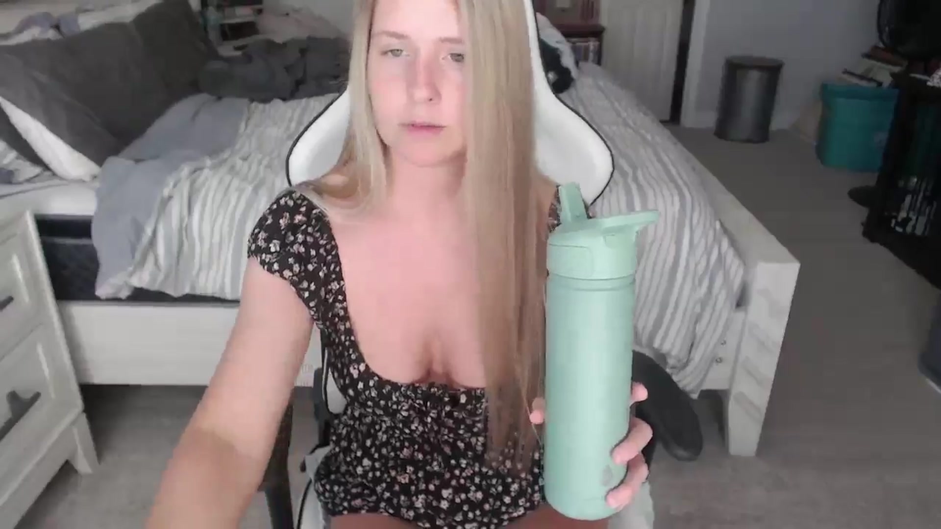 Gallery image thumbnail from ZenZoey's myfreecams stream on, 04/09/2025, 16:26 image 7 of 20