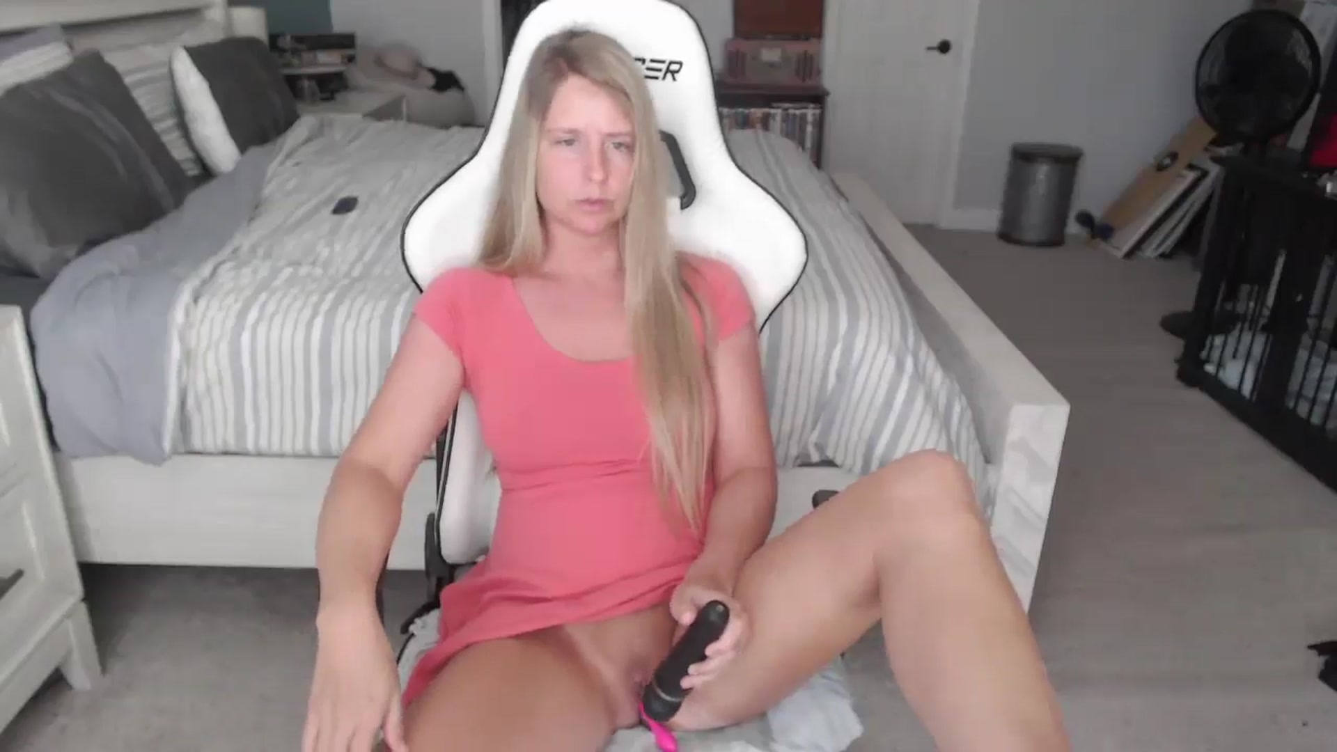 Gallery image thumbnail from ZenZoey's myfreecams stream on, 04/14/2025, 18:47 image 7 of 20