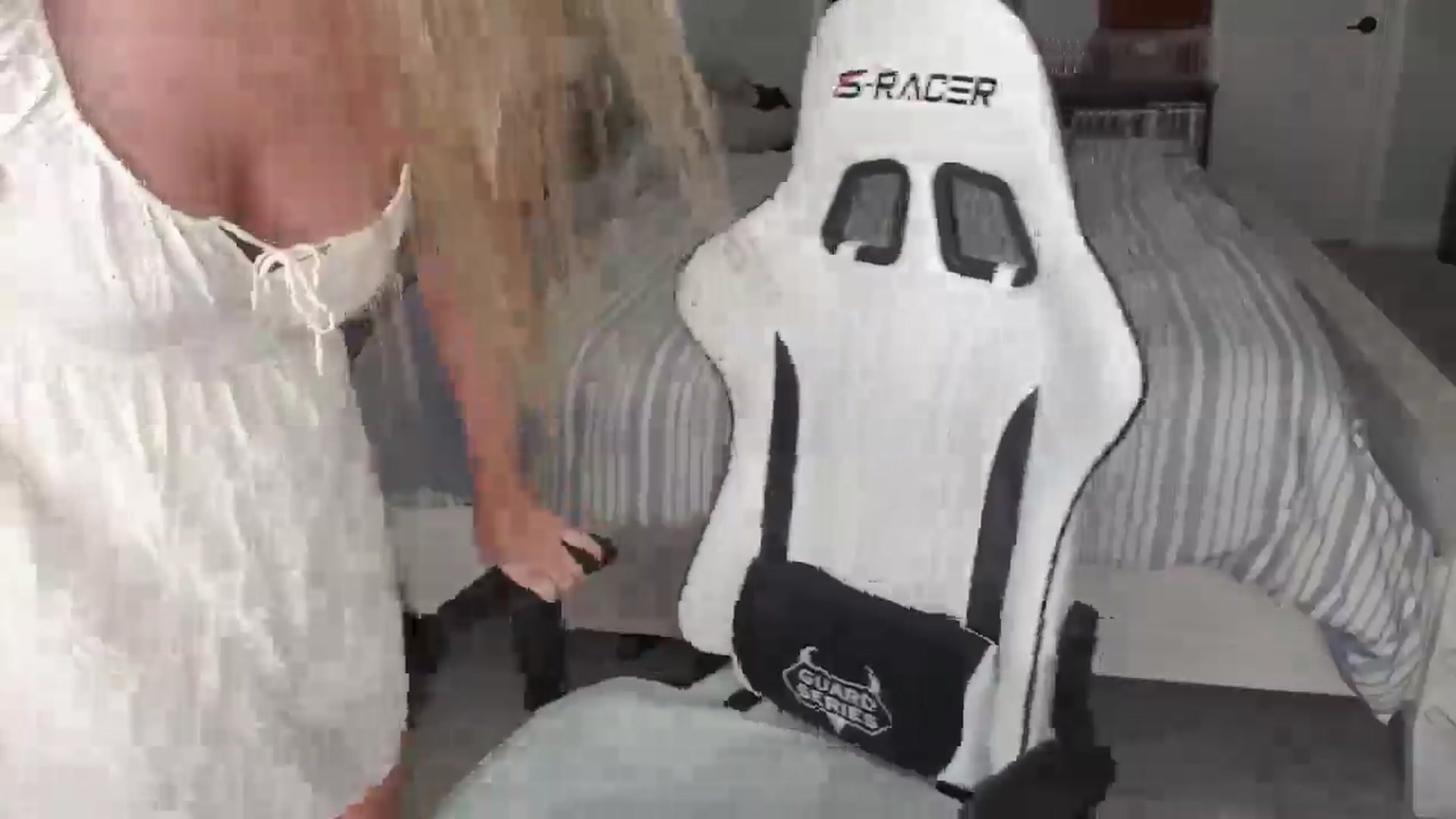 Gallery image thumbnail from ZenZoey's myfreecams stream on, 04/15/2025, 15:56 image 2 of 20