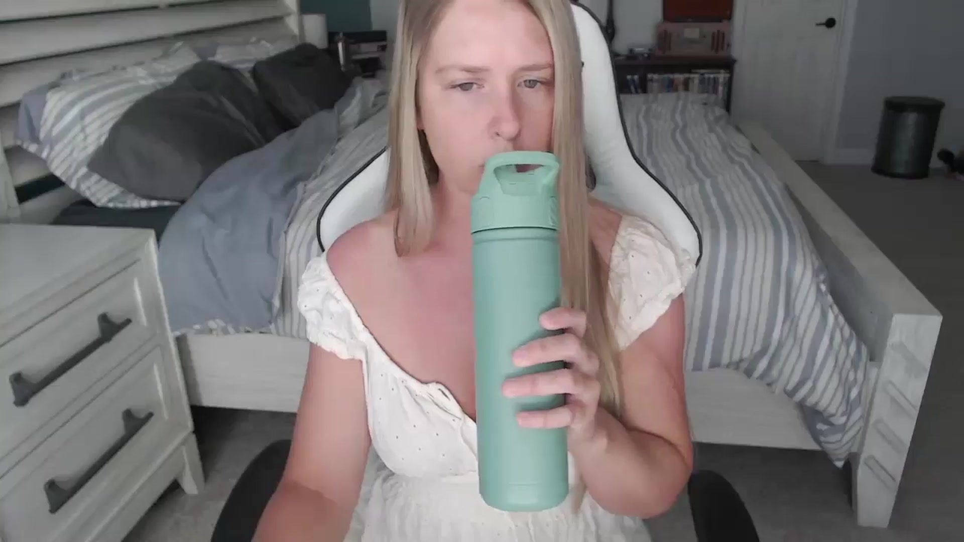 Gallery image thumbnail from ZenZoey's myfreecams stream on, 04/15/2025, 15:56 image 6 of 20