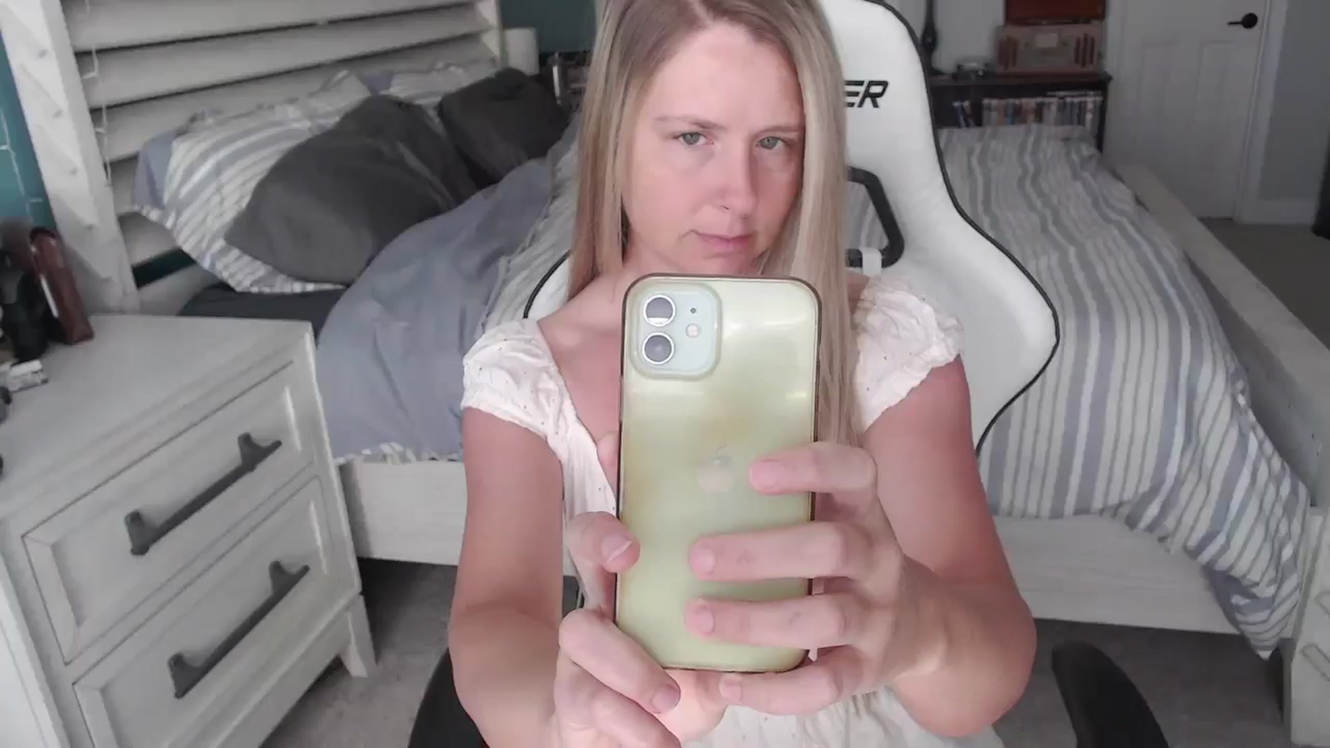 Gallery image thumbnail from ZenZoey's myfreecams stream on, 04/15/2025, 15:56 image 3 of 20