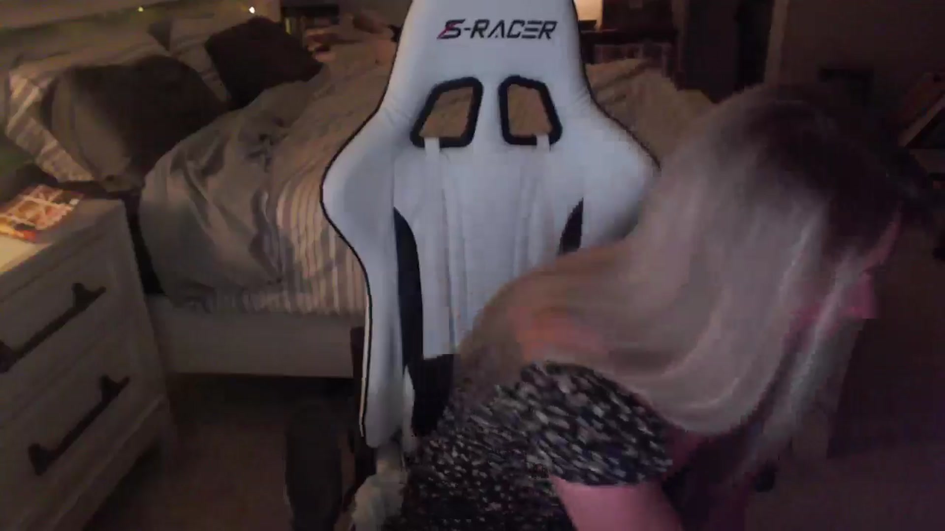 Gallery image thumbnail from ZenZoey's myfreecams stream on, 04/16/2025, 02:02 image 8 of 20