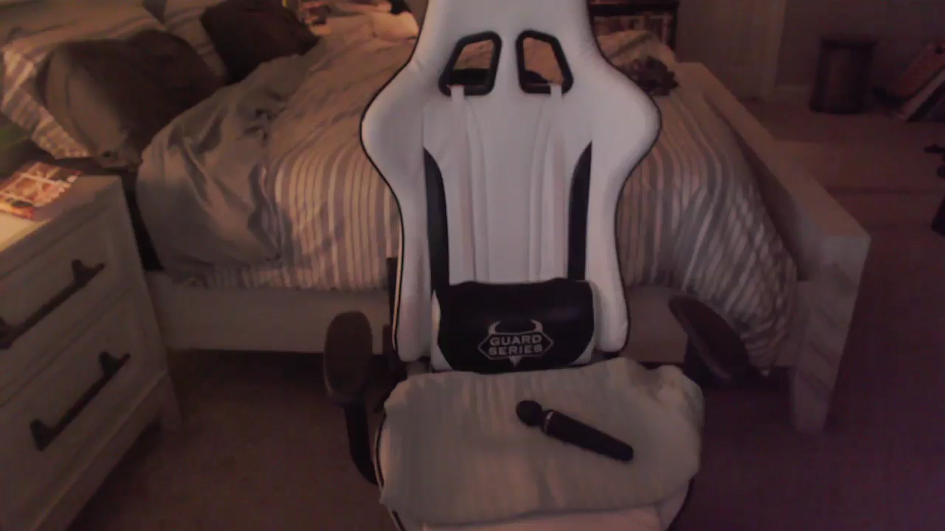 Gallery image thumbnail from ZenZoey's myfreecams stream on, 04/16/2025, 03:27 image 12 of 20