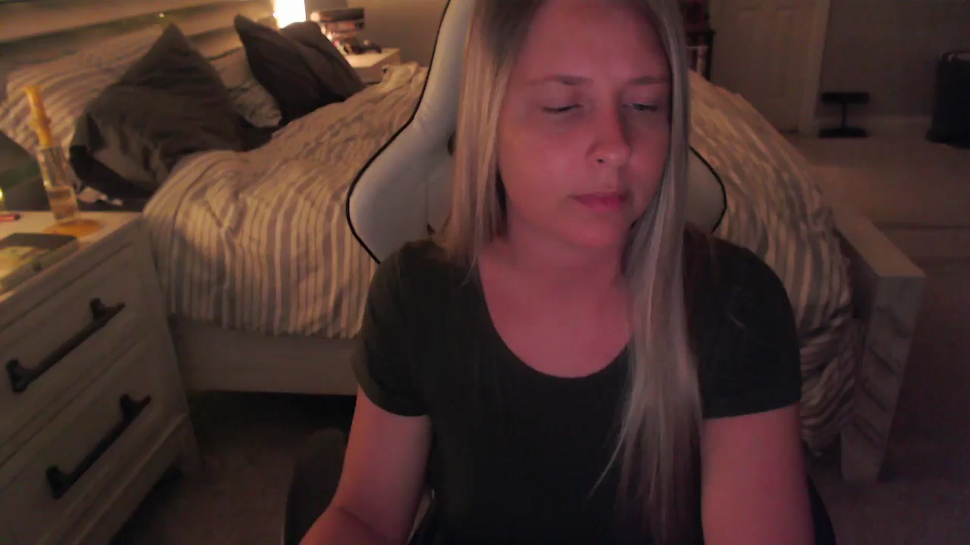 Gallery image thumbnail from ZenZoey's myfreecams stream on, 04/23/2025, 03:23 image 20 of 20