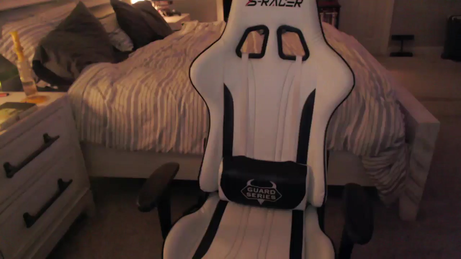 Gallery image thumbnail from ZenZoey's myfreecams stream on, 04/23/2025, 03:23 image 1 of 20