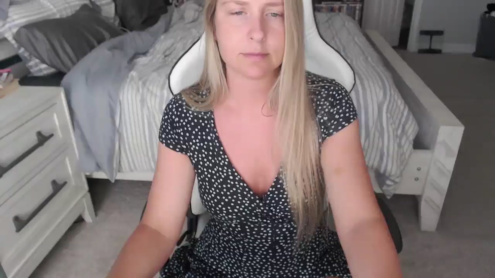 Gallery image thumbnail from ZenZoey's myfreecams stream on, 05/01/2025, 15:02 image 20 of 20