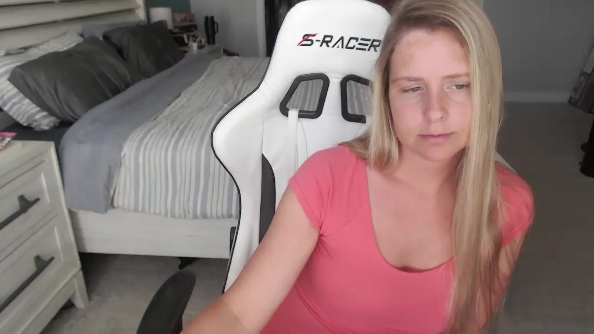 Gallery image thumbnail from ZenZoey's myfreecams stream on, 05/02/2025, 16:43 image 13 of 20