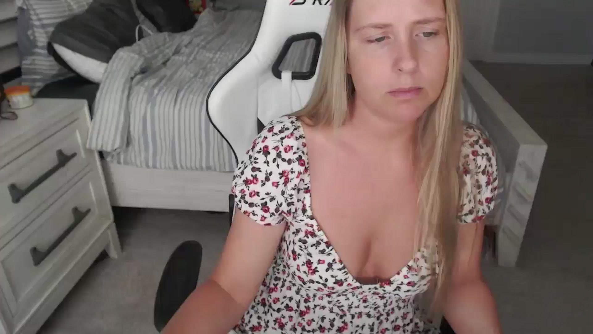 Gallery image thumbnail from ZenZoey's myfreecams stream on, 05/14/2025, 16:50 image 1 of 20