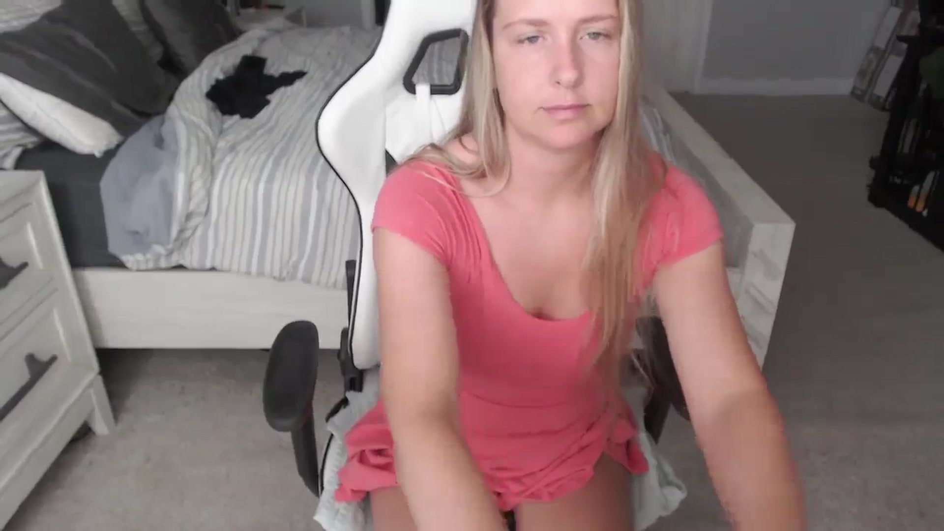 Gallery image thumbnail from ZenZoey's myfreecams stream on, 05/15/2025, 14:36 image 20 of 20