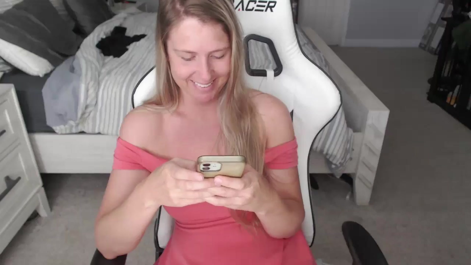 Gallery image thumbnail from ZenZoey's myfreecams stream on, 05/15/2025, 16:13 image 20 of 20