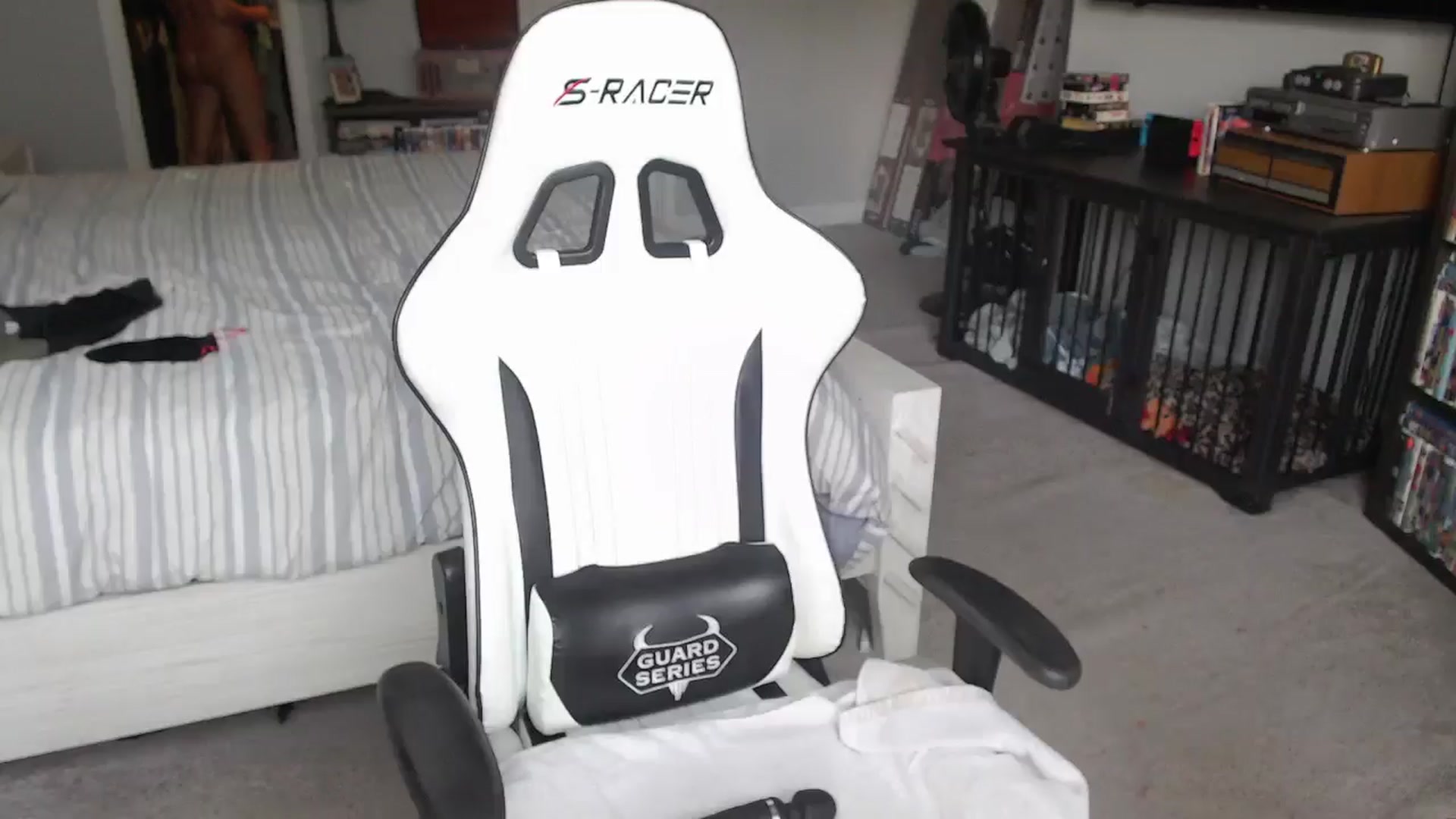 Gallery image thumbnail from ZenZoey's myfreecams stream on, 05/19/2025, 18:09 image 2 of 20