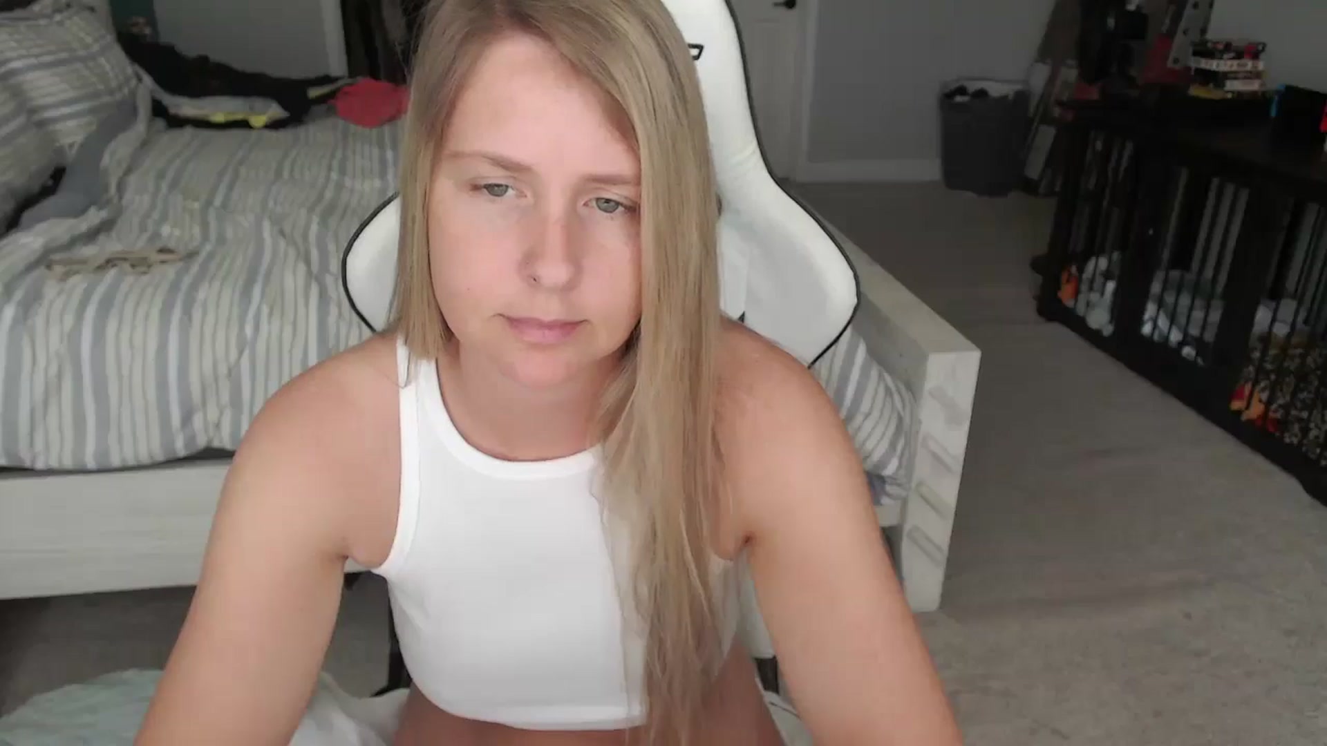 Gallery image thumbnail from ZenZoey's myfreecams stream on, 05/20/2025, 18:37 image 9 of 20