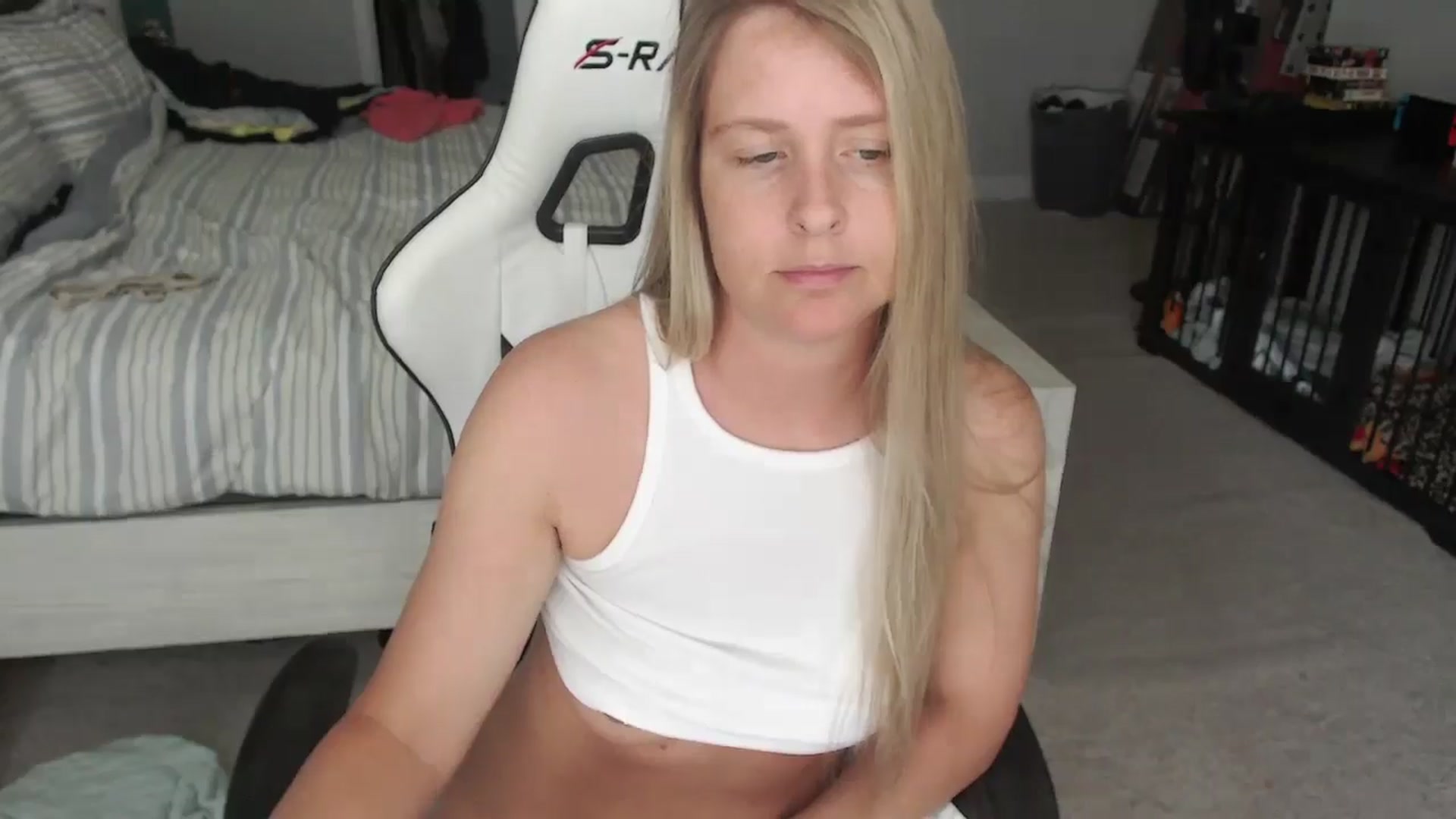 Gallery image thumbnail from ZenZoey's myfreecams stream on, 05/20/2025, 18:37 image 6 of 20