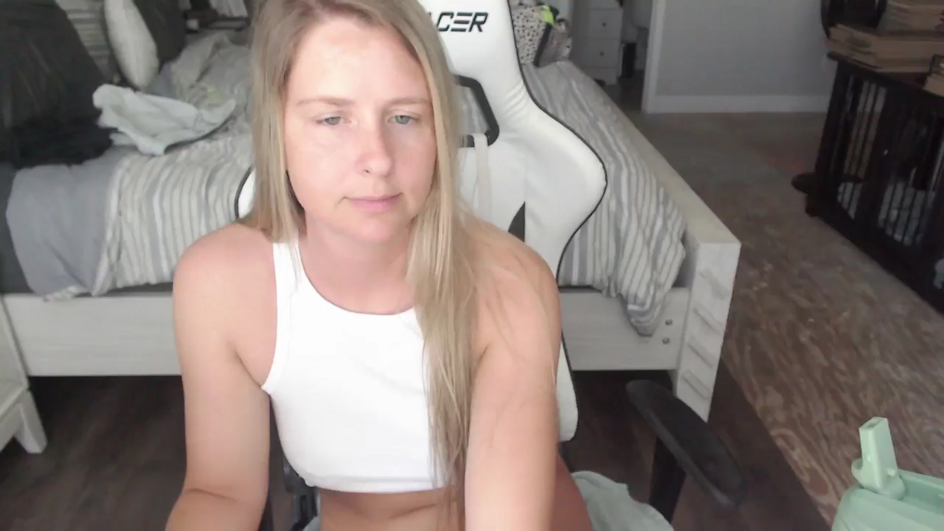 Gallery image thumbnail from ZenZoey's myfreecams stream on, 05/28/2025, 18:25 image 15 of 20