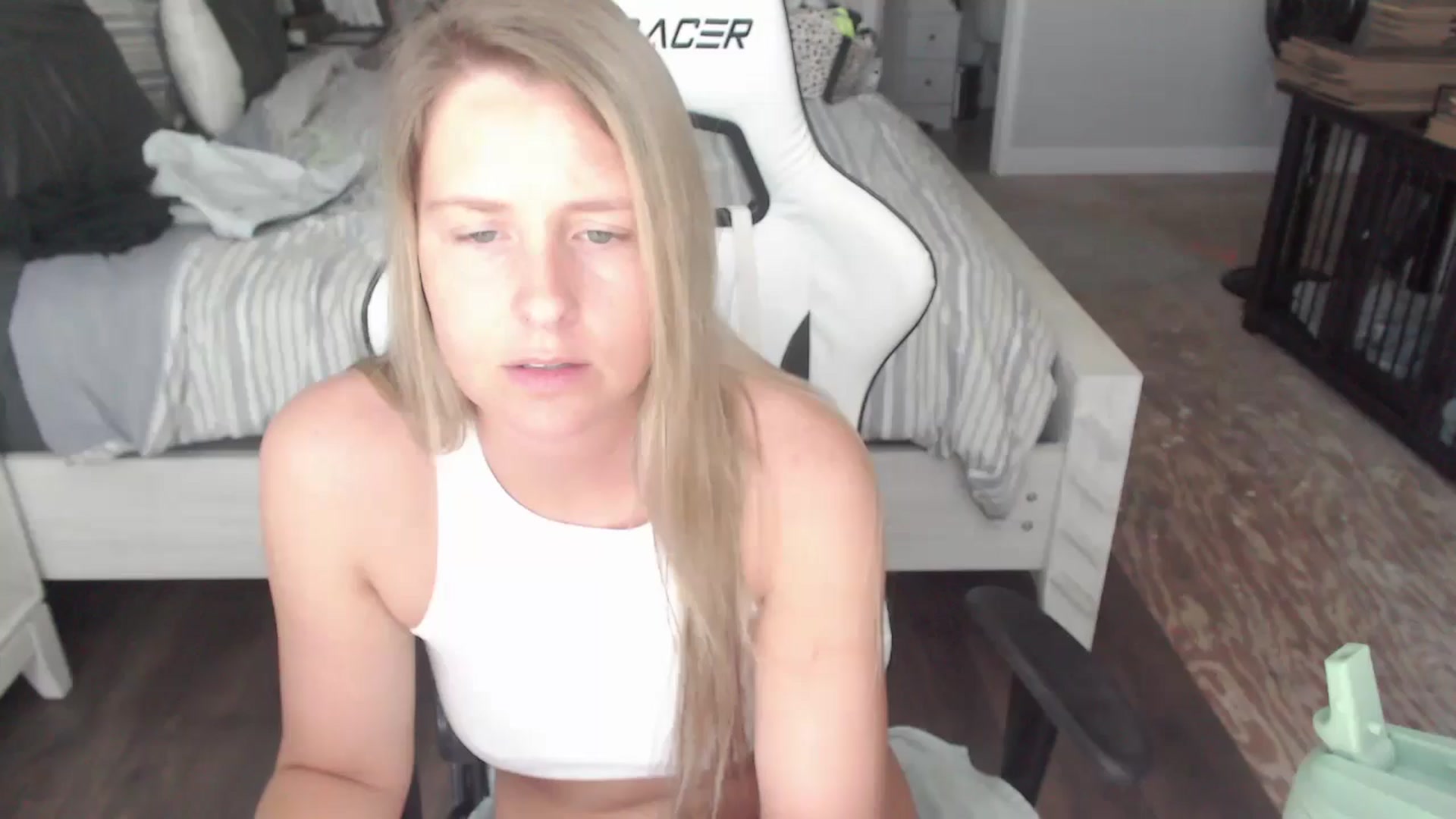 Gallery image thumbnail from ZenZoey's myfreecams stream on, 05/28/2025, 18:25 image 17 of 20