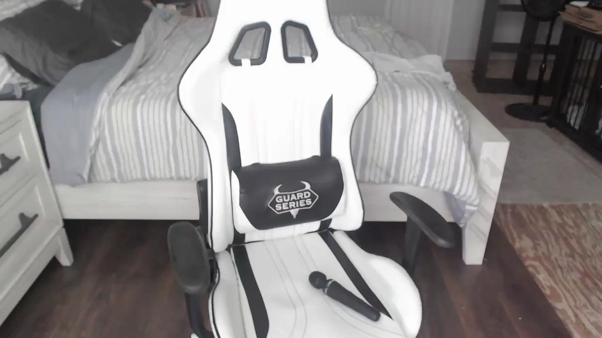 Gallery image thumbnail from ZenZoey's myfreecams stream on, 05/29/2025, 15:48 image 16 of 20