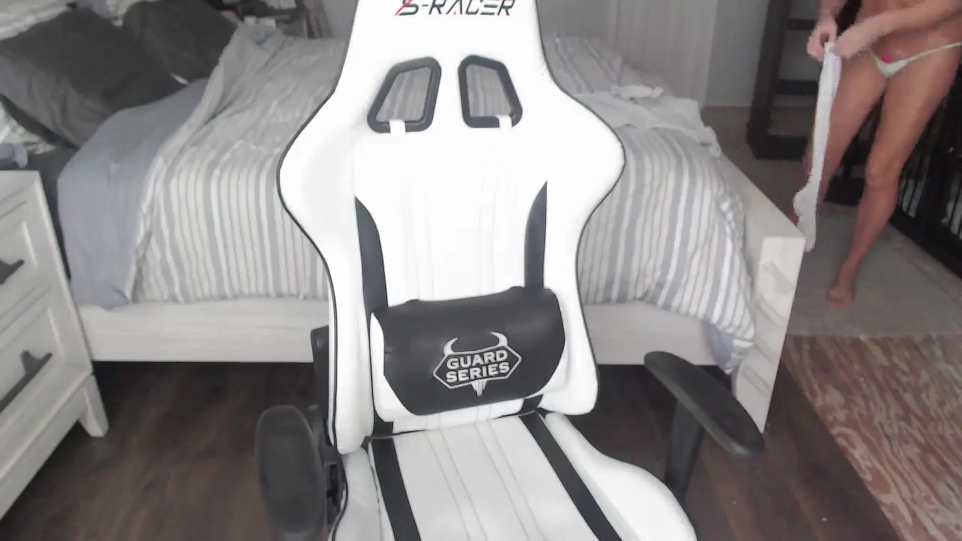Gallery image thumbnail from ZenZoey's myfreecams stream on, 05/29/2025, 15:48 image 7 of 20