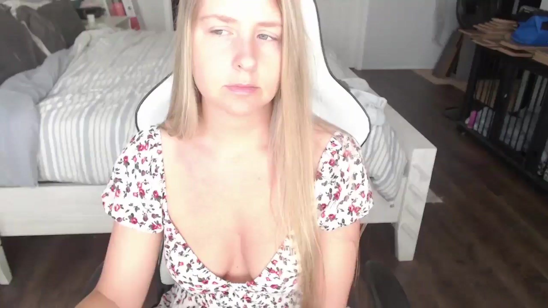 Gallery image thumbnail from ZenZoey's myfreecams stream on, 06/03/2025, 16:01 image 4 of 20