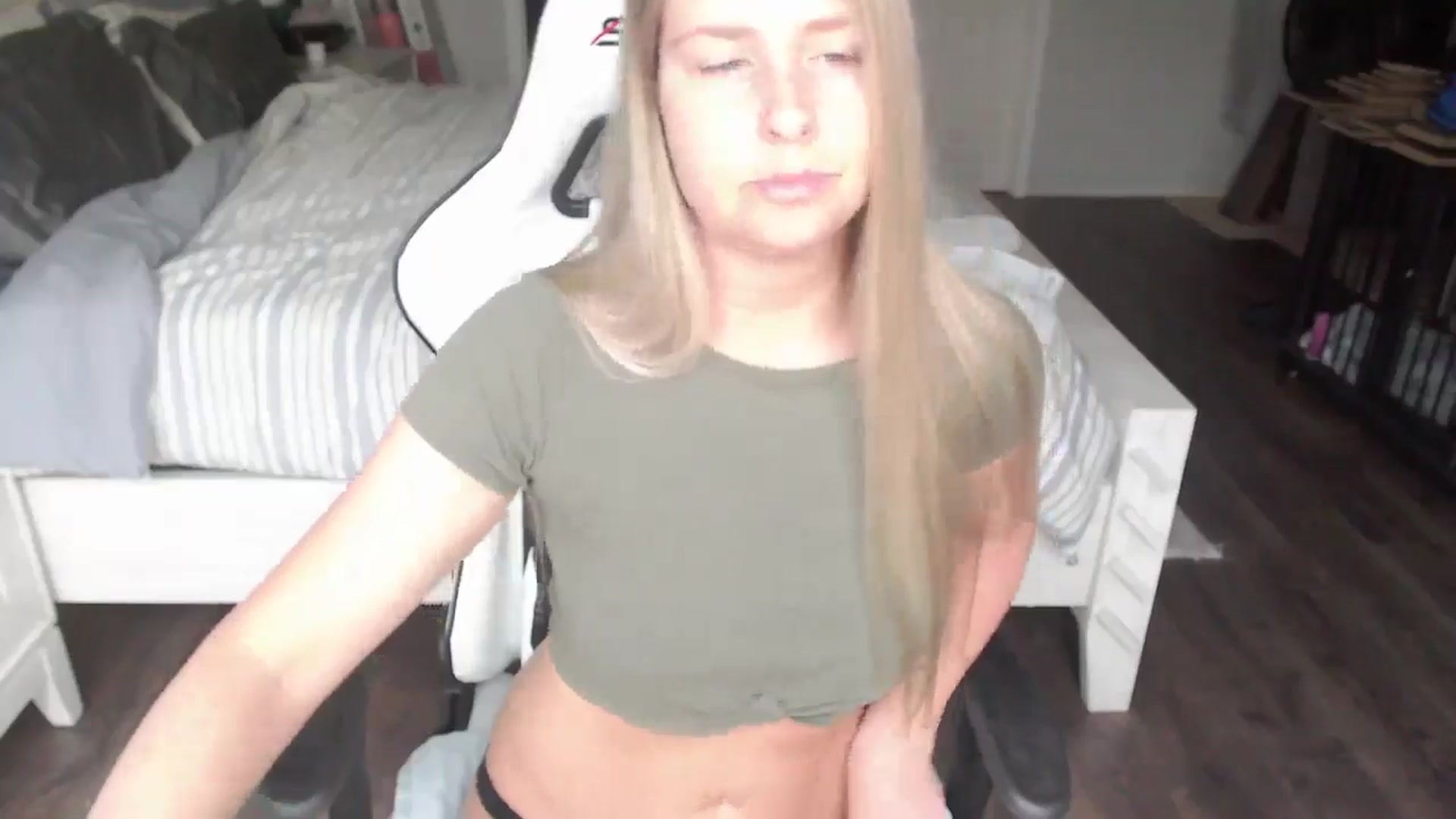 Gallery image thumbnail from ZenZoey's myfreecams stream on, 06/03/2025, 16:01 image 17 of 20