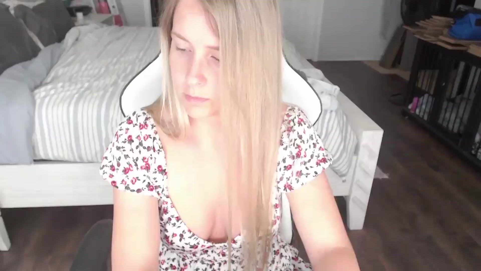 Gallery image thumbnail from ZenZoey's myfreecams stream on, 06/03/2025, 16:01 image 5 of 20