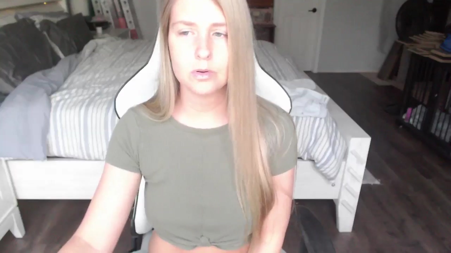 Gallery image thumbnail from ZenZoey's myfreecams stream on, 06/03/2025, 16:01 image 13 of 20