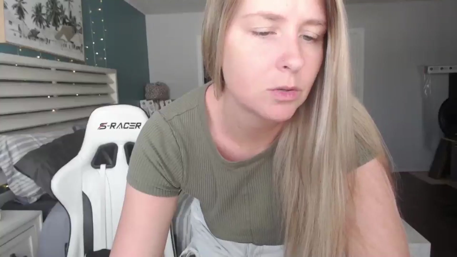 Gallery image thumbnail from ZenZoey's myfreecams stream on, 06/03/2025, 16:19 image 2 of 20