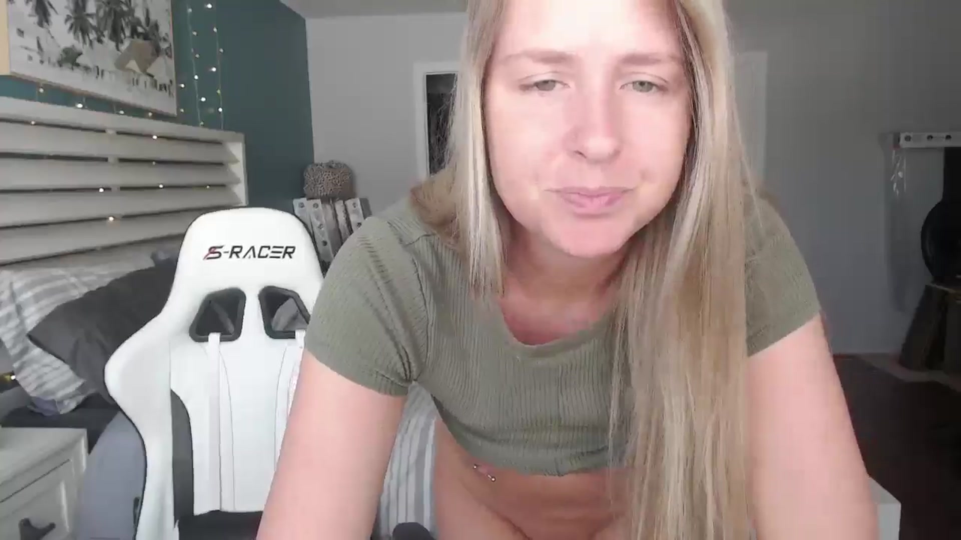 Gallery image thumbnail from ZenZoey's myfreecams stream on, 06/03/2025, 16:19 image 11 of 20
