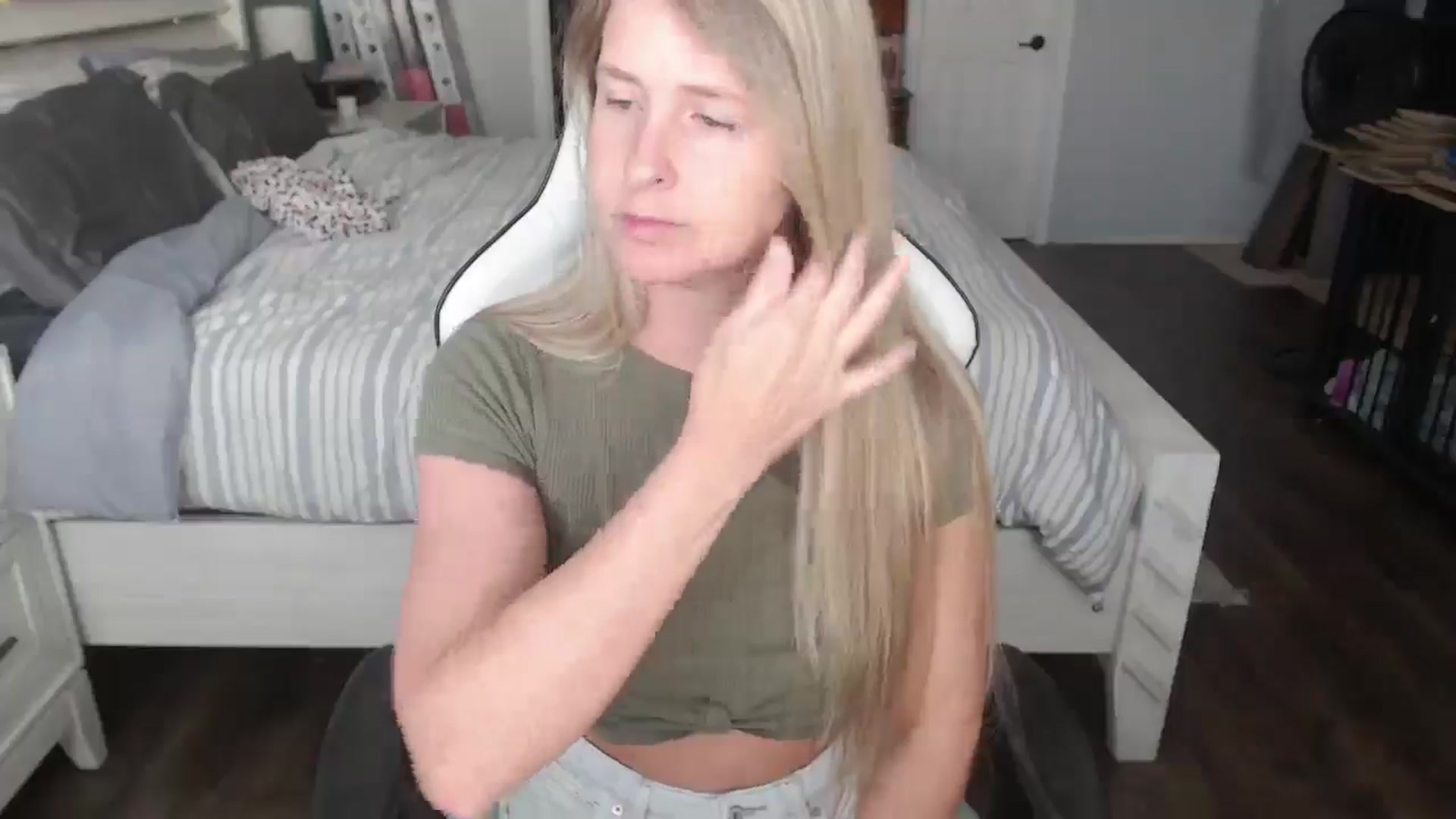 Gallery image thumbnail from ZenZoey's myfreecams stream on, 06/03/2025, 16:19 image 18 of 20