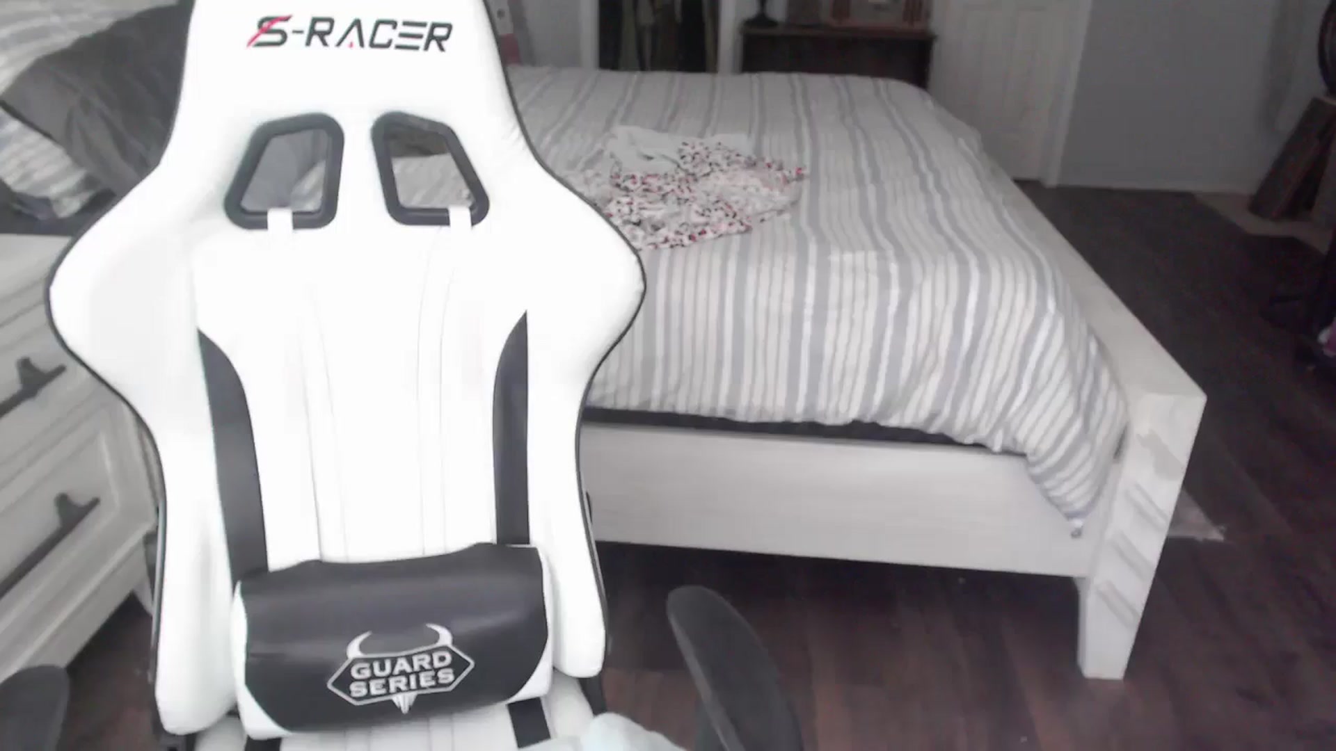 Gallery image thumbnail from ZenZoey's myfreecams stream on, 06/03/2025, 19:46 image 20 of 20
