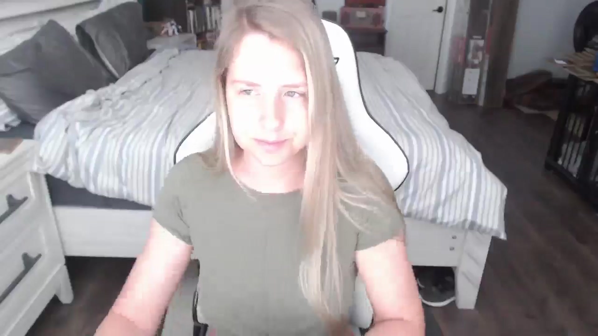 Gallery image thumbnail from ZenZoey's myfreecams stream on, 06/12/2025, 15:56 image 12 of 20