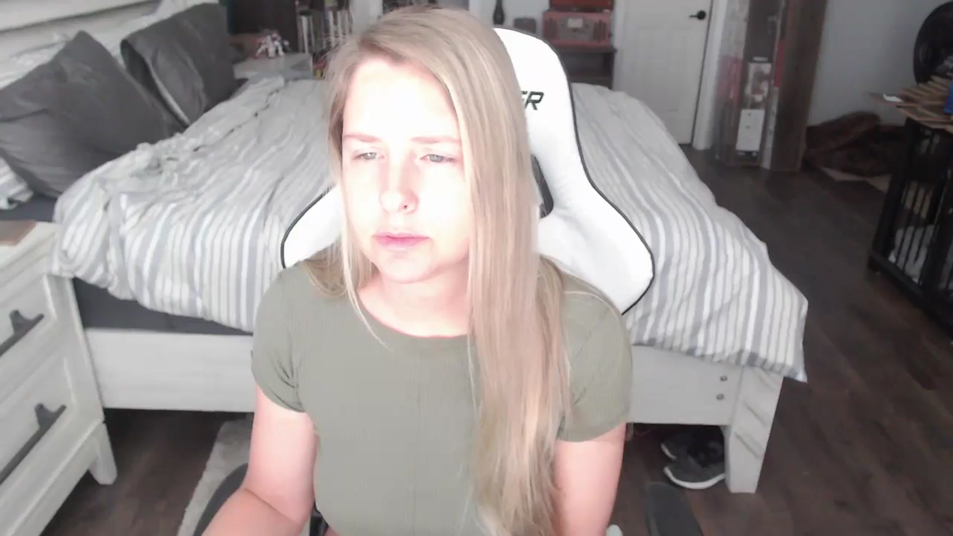 Gallery image thumbnail from ZenZoey's myfreecams stream on, 06/12/2025, 15:56 image 8 of 20