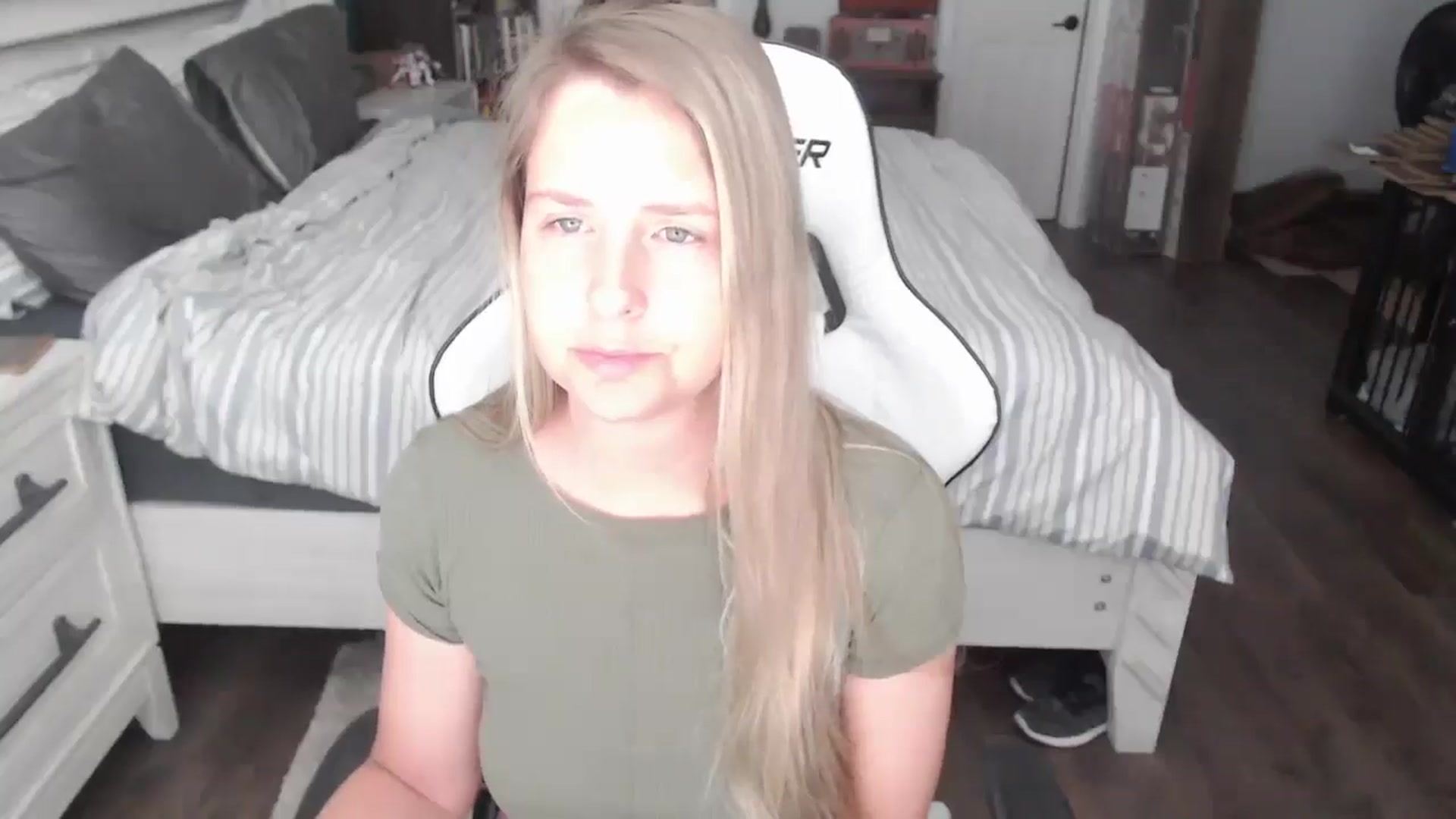 Gallery image thumbnail from ZenZoey's myfreecams stream on, 06/12/2025, 15:56 image 7 of 20