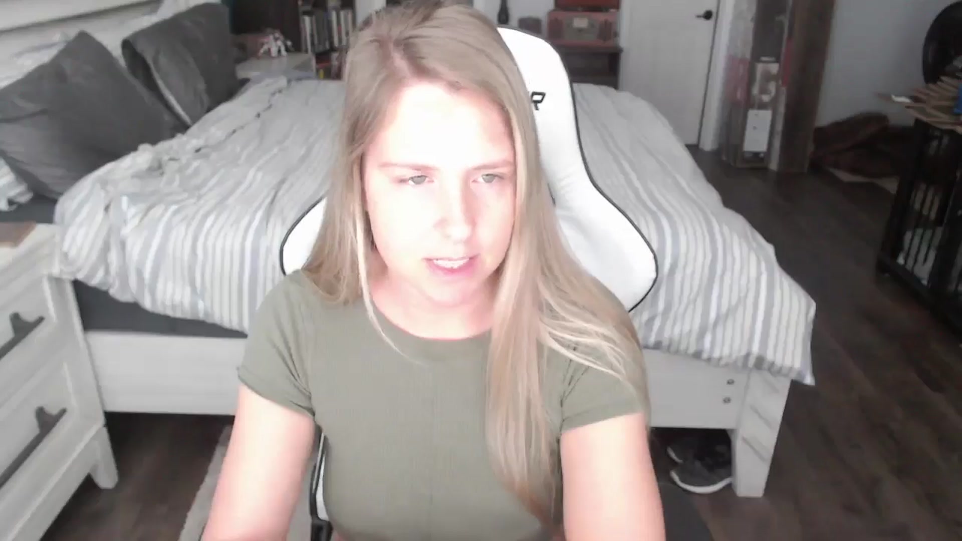 Gallery image thumbnail from ZenZoey's myfreecams stream on, 06/12/2025, 15:56 image 10 of 20