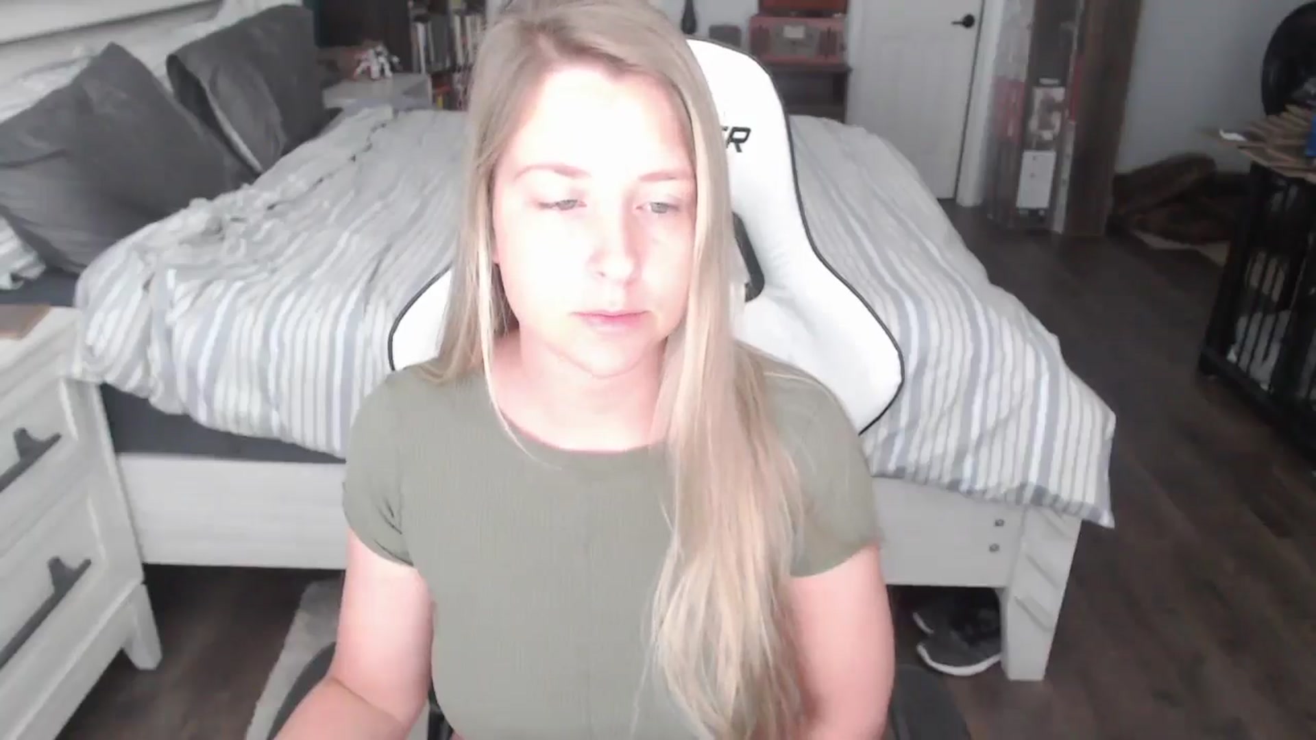 Gallery image thumbnail from ZenZoey's myfreecams stream on, 06/12/2025, 15:56 image 4 of 20