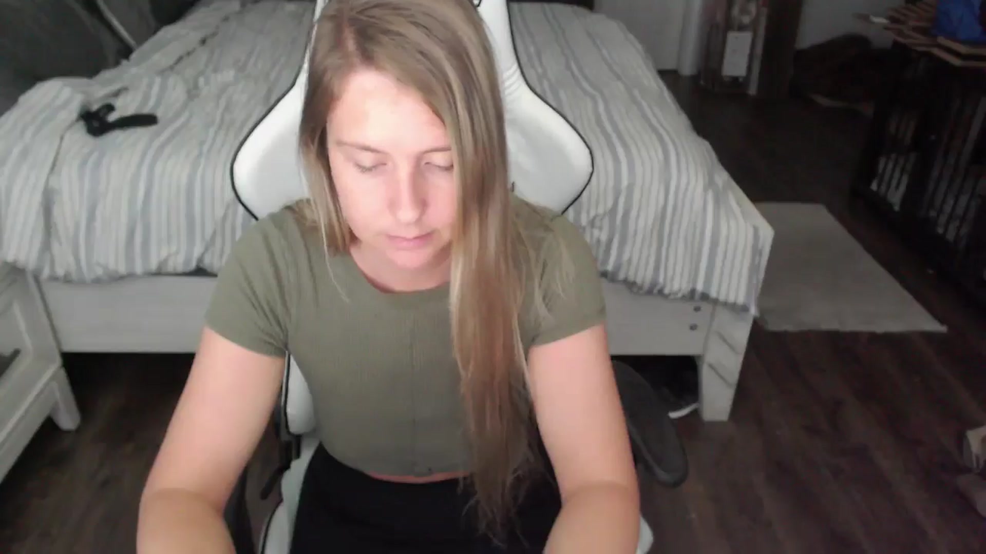 Gallery image thumbnail from ZenZoey's myfreecams stream on, 06/12/2025, 17:37 image 19 of 20