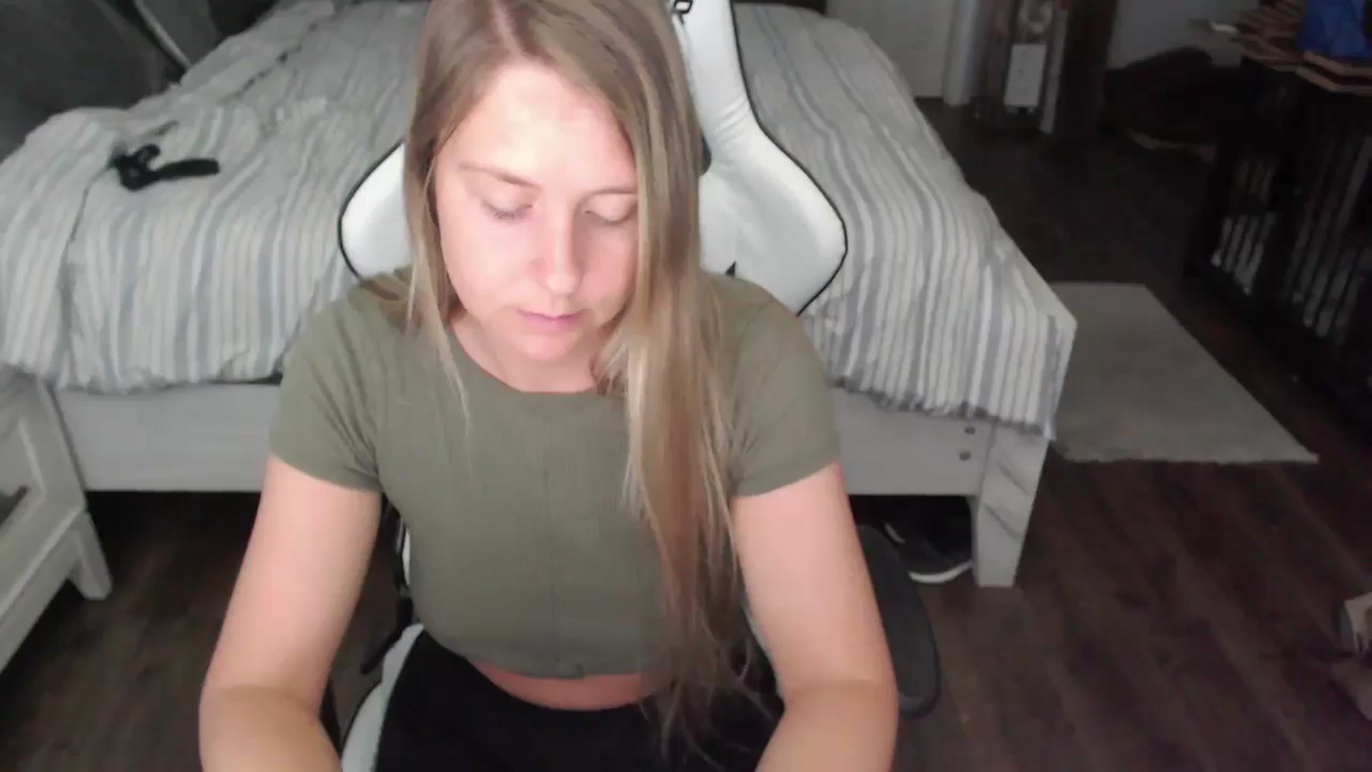 Gallery image thumbnail from ZenZoey's myfreecams stream on, 06/12/2025, 17:37 image 17 of 20