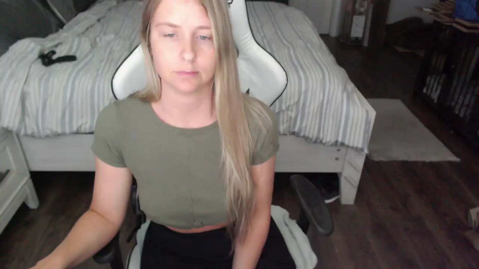 Gallery image thumbnail from ZenZoey's myfreecams stream on, 06/12/2025, 17:37 image 18 of 20